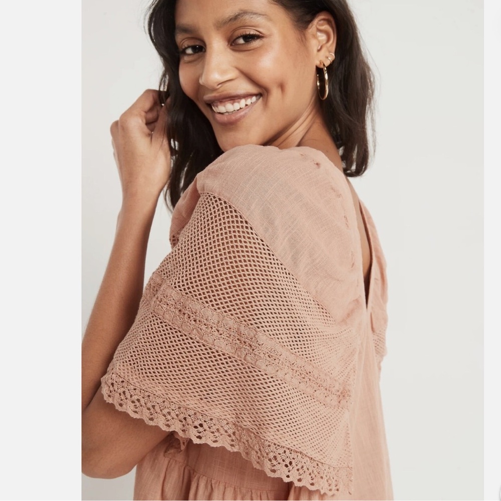 THE Cutest XUC Size Large Coral Flutter Sleeve Swing Dress